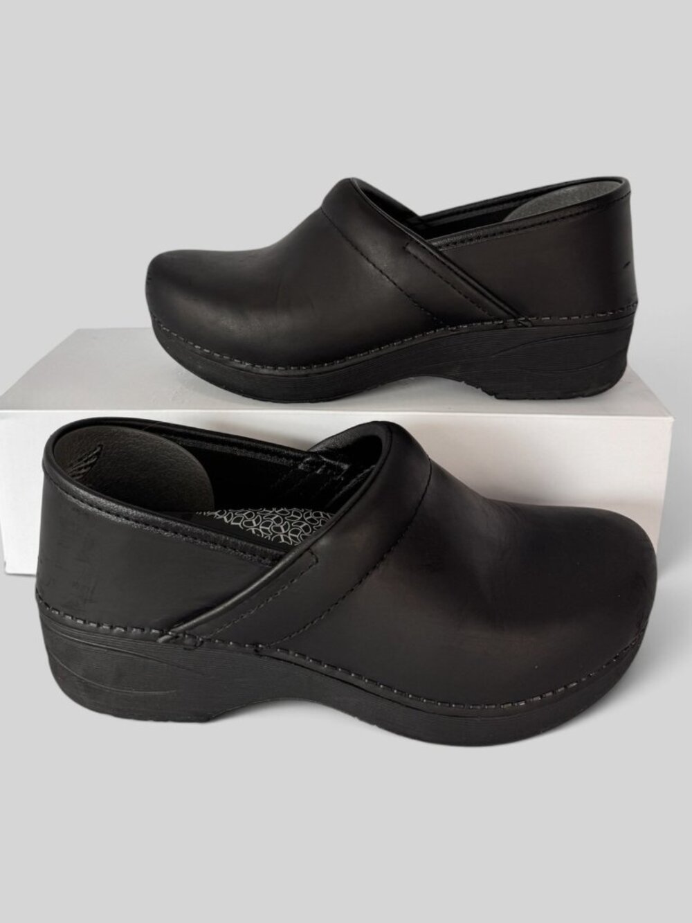 Dansko XP 2.0 Black Waterproof Clogs Women 38W US 7.5-8 Wide Slip Resistant